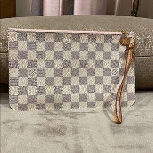 Louis Vuitton Neverfull Pochette